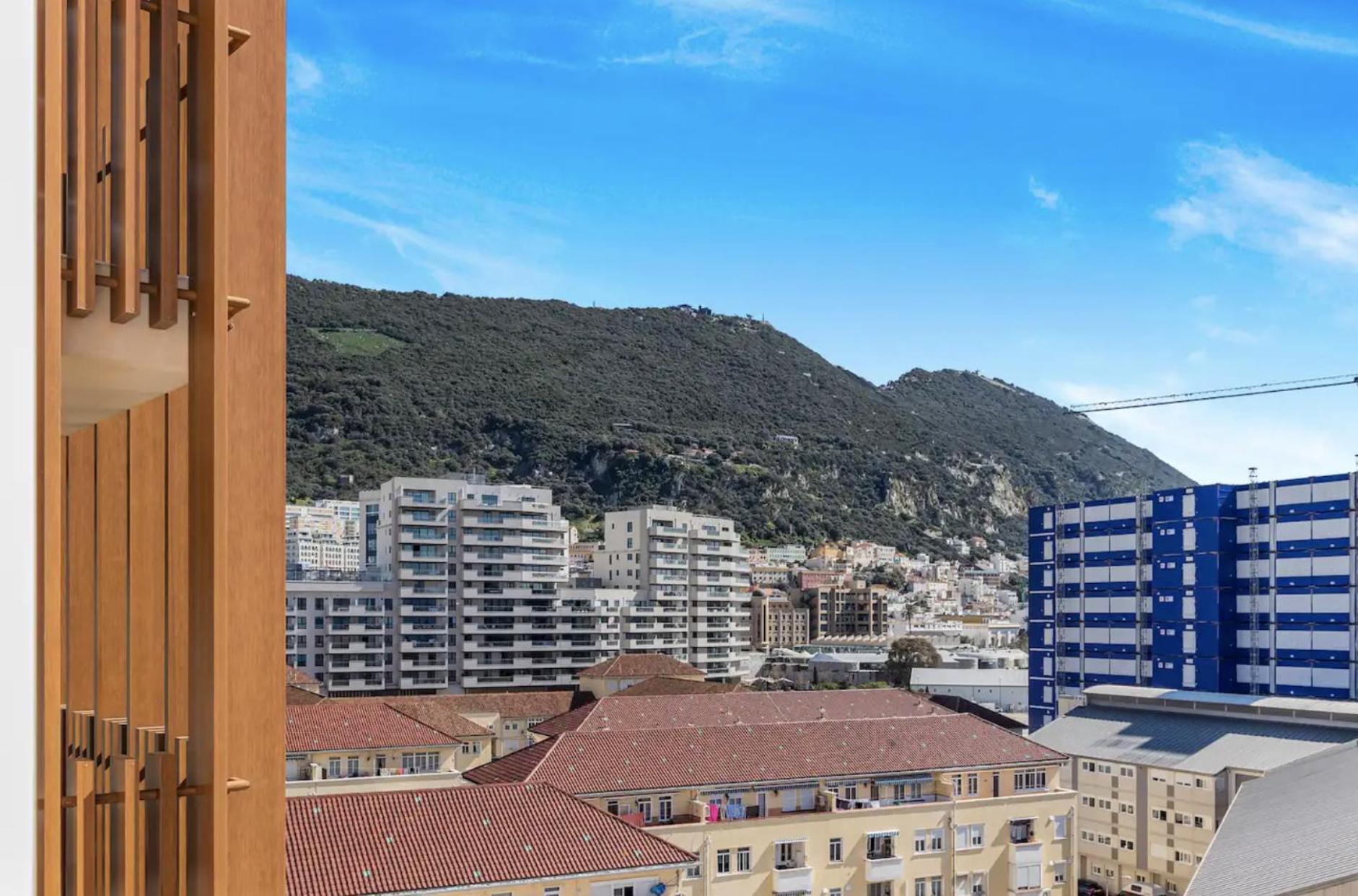 West One Studio Apartments Gibraltar Exterior foto