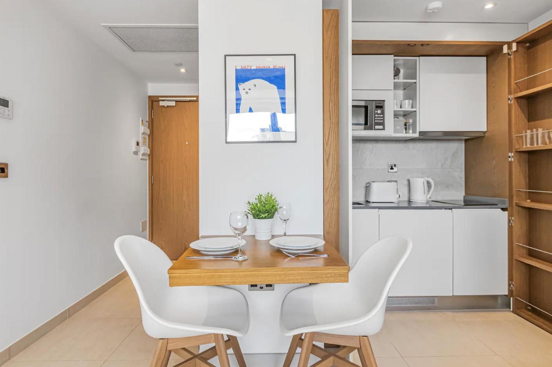 West One Studio Apartments Gibraltar Exterior foto