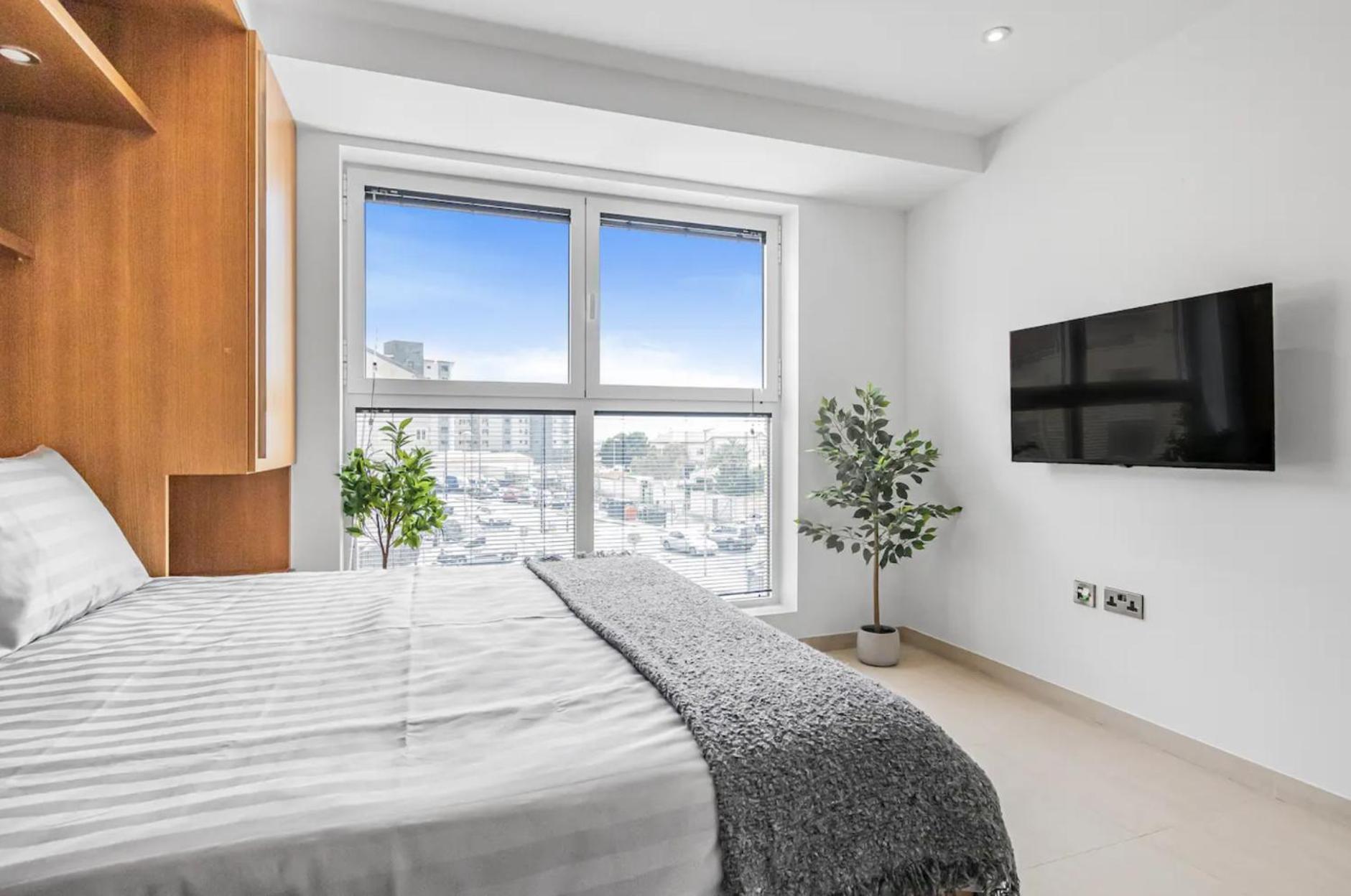 West One Studio Apartments Gibraltar Exterior foto