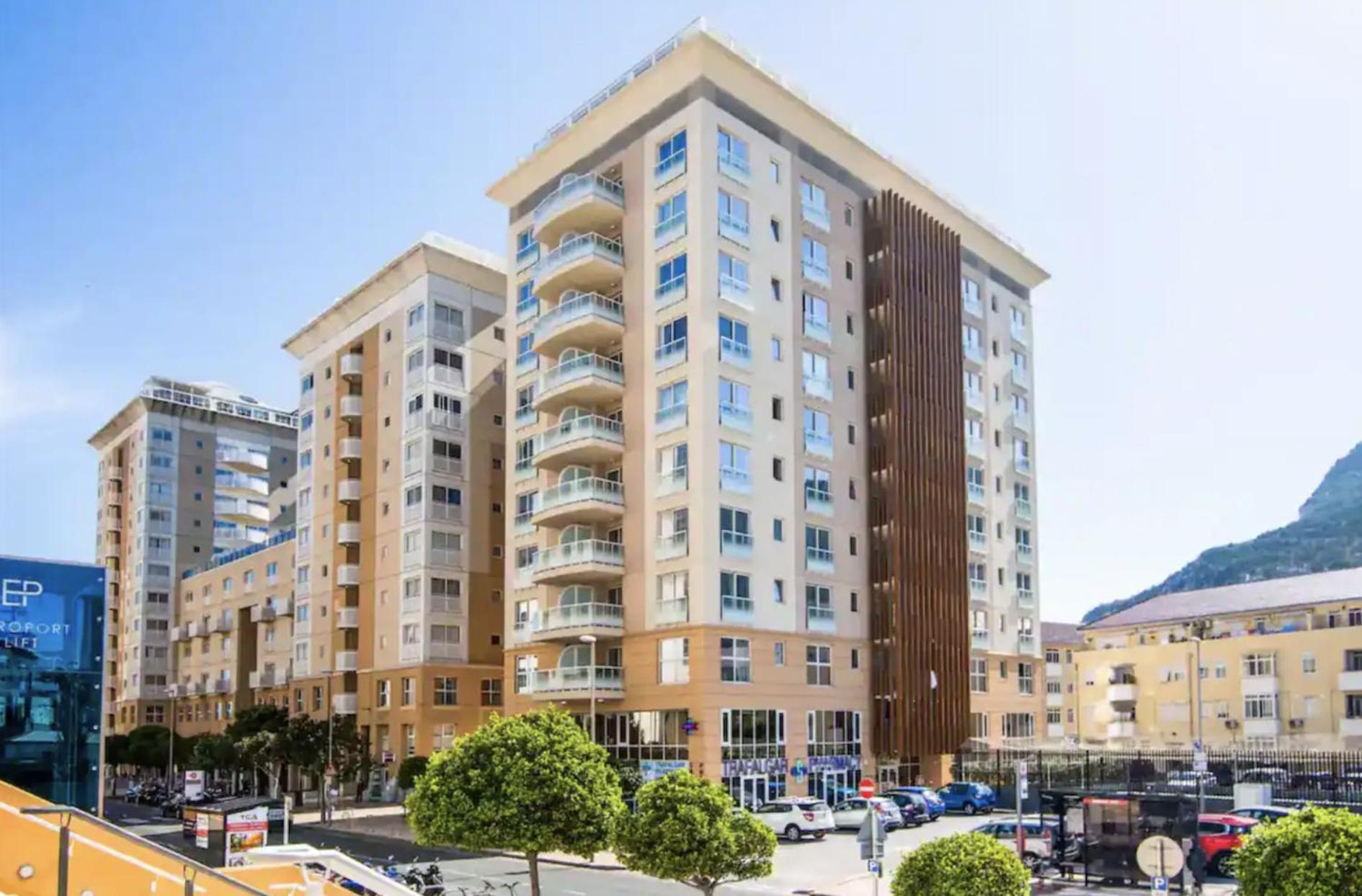 West One Studio Apartments Gibraltar Exterior foto