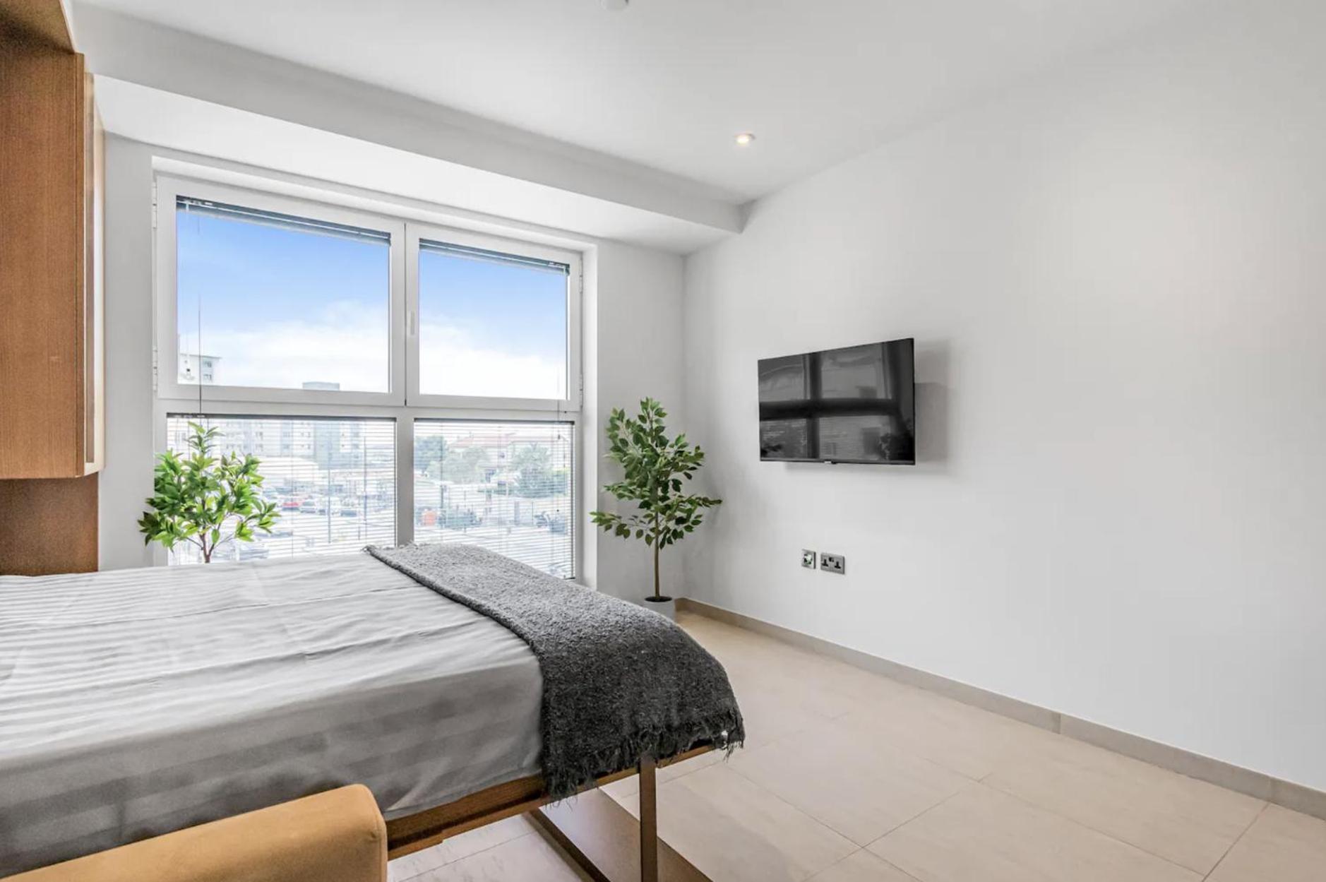 West One Studio Apartments Gibraltar Exterior foto