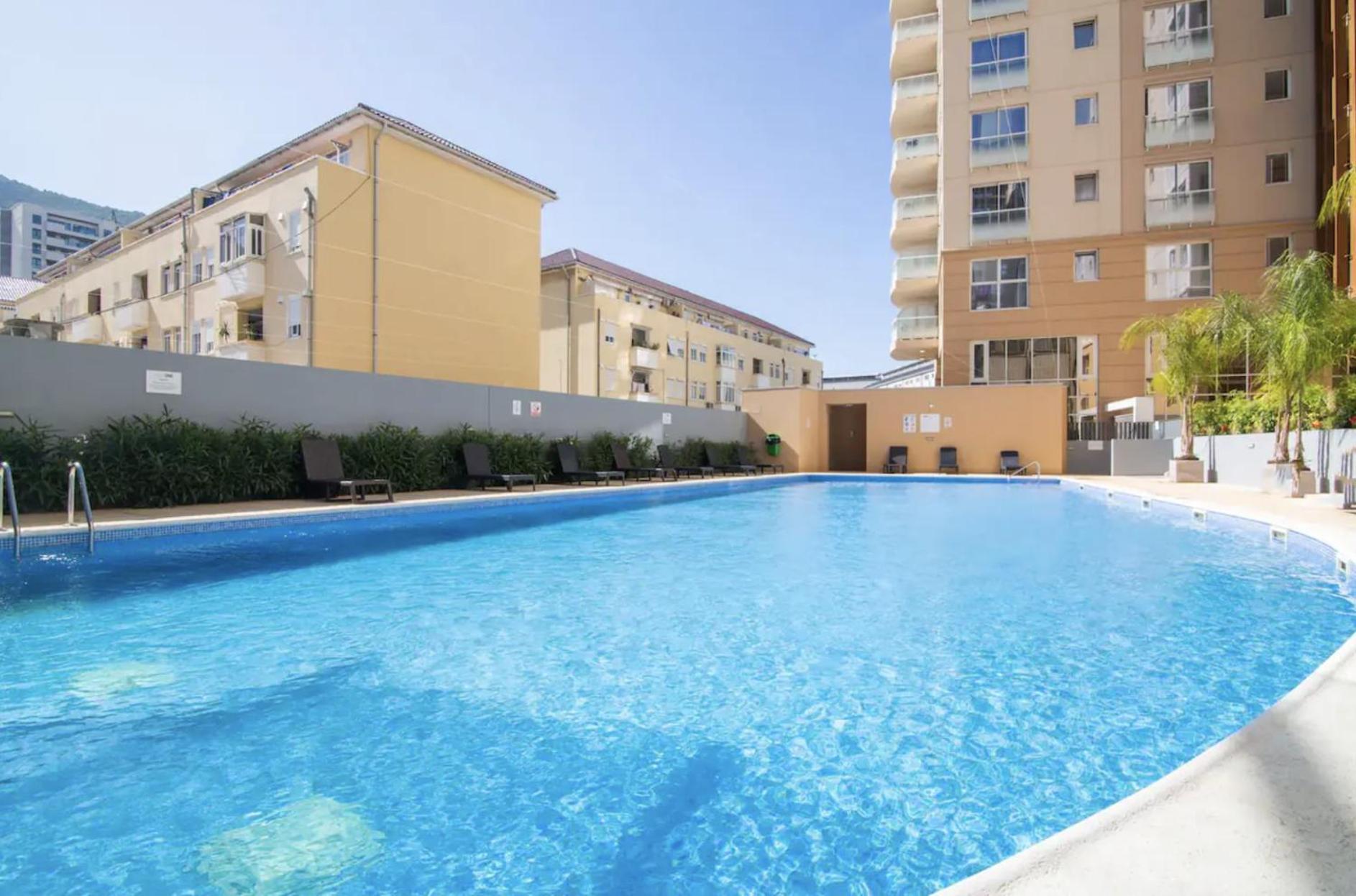West One Studio Apartments Gibraltar Zimmer foto