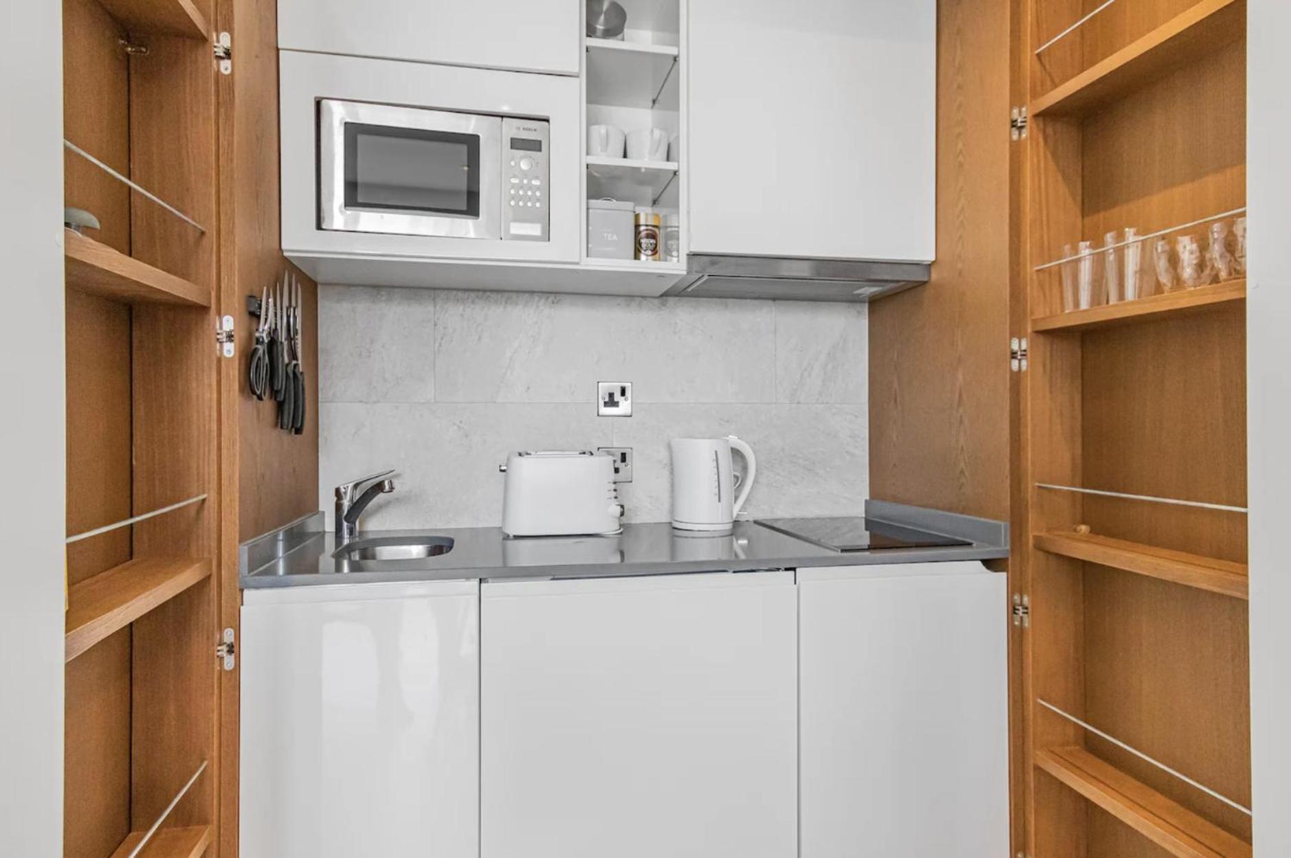 West One Studio Apartments Gibraltar Exterior foto